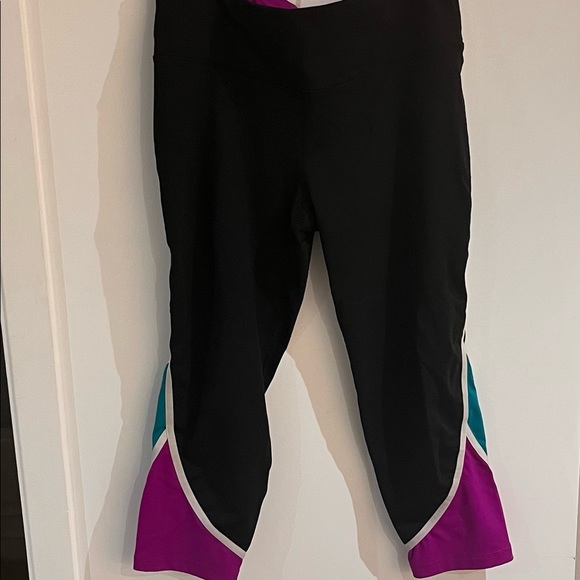 Victoria’s Secret Knockout Capri Size L - Picture 5 of 5